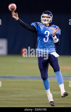 28 Août 2009 : le quart-arrière des Argonauts de Toronto, Cody Pickett # 3 en action au Centre Rogers à Toronto lors d'un match de saison régulière de la LCF entre les Stampeders de Calgary et Toronto Argonauts..Les Stampeders de Calgary a remporté 23-20..***pour un usage éditorial uniquement* (crédit Image : © Global/ZUMApress.com) Southcreek Banque D'Images