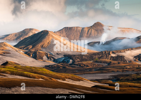 Solfataras dans la soirée, Landmannalaugar, Islande Banque D'Images