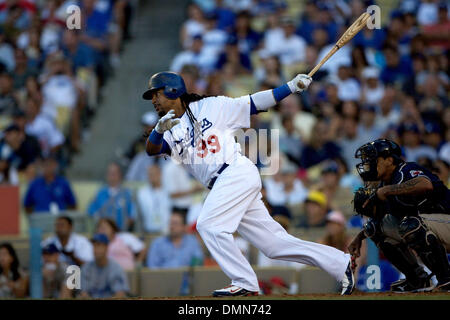 06 Septembre 2009 : action de jeu entre les Padres de San Diego et à Los Angeles au Dodger Stadium. Manny Ramirez prend un gros swing pour un coup sûr dans la cinquième manche. (Crédit Image : © Global/ZUMApress.com) Southcreek Banque D'Images