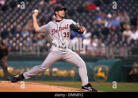 9 Septembre 2009 : le lanceur partant des Detroit Tigers Justin Verlander (35) au cours d'un match de baseball de mercredi, le Kansas City Royals défait les Tigers de Detroit 5-1 au Kauffman Stadium de Kansas City, MO. (Crédit Image : © Global/ZUMApress.com) Southcreek Banque D'Images