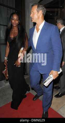 Naomi Campbell et Vladislav Doronin pour le soulagement de la mode a eu lieu au restaurant du centre-ville London England - 09.08.12 Banque D'Images