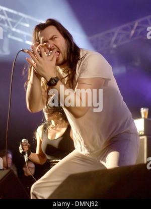 Andrew WK en live sur 2 jours de festival 2012 à Hevy Parc Animalier Port Lympne Hythe Kent - 04.08.12 Banque D'Images