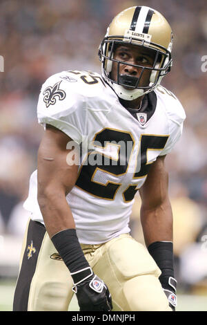 13 Septembre 2009 : running back Saints Reggie Bush (25). La Nouvelle Orleans Saints défait les Detroit Lions 45-27 dans la tenue du duel au Louisiana Superdome de New Orleans, LA. (Crédit Image : © Global/ZUMApress.com) Southcreek Banque D'Images