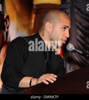 14 septembre 2009 - Los Angeles, Californie, USA - MIGUEL COTTO parle lors d'une conférence de presse à Beverly Hills sur son prochain combat avec Manny Pacquiao pour le championnat du monde super-légers le 14 novembre à l'hôtel MGM de Las Vegas. (Crédit Image : Â© Gene Blevins/ZUMA Press) Banque D'Images