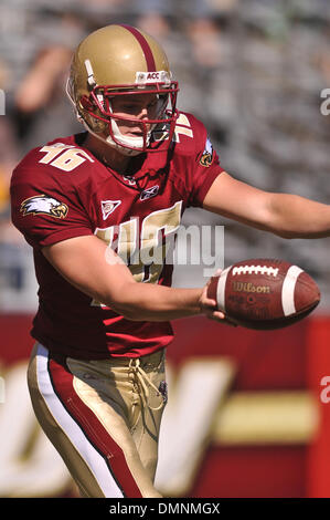 26 septembre 2009 - Chestnut Hill, Massachusetts, États-Unis - 26 septembre 2009 : Ryan Quigley (46) se réchauffe avant le service Forest vs Boston College Conférence ACC match à Alumni Stadium à Chestnut Hill, MA. (Crédit Image : © Geoff Bolte/ZUMApress.com) Southcreek/mondial Banque D'Images