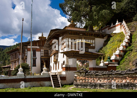 Le Bhoutan, la vallée de Bumthang, monastère de Kurjey Lhakang, entrée privée Banque D'Images