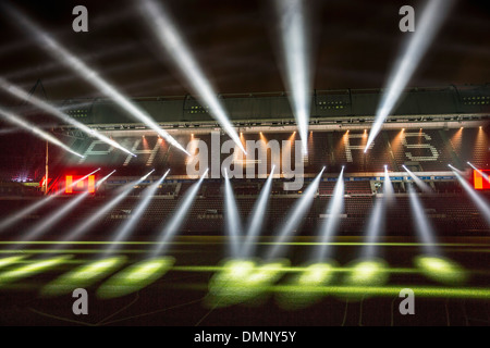 Pays-bas, Eindhoven, Light festival appelé GLOW 2013. Clashlight Projet dans le stade de football PSV Philips Banque D'Images