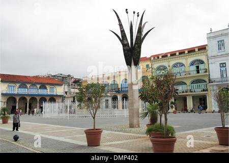 Casa del Conde Jaruco (extrême gauche), la Plaza Vieja, la vieille ville de La Havane (La Habana Vieja), Cuba, mer des Caraïbes, l'Amérique centrale Banque D'Images