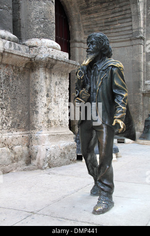 Le monsieur de Paris par Jose Villa Soberon, Calle Oficios, la vieille ville de La Havane (La Habana Vieja), Cuba, mer des Caraïbes, l'Amérique centrale Banque D'Images