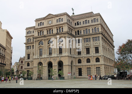 Lonja del Comercio (ancienne Bourse), Plaza de San Francisco, la vieille ville de La Havane (La Habana Vieja), Cuba, mer des Caraïbes, l'Amérique centrale Banque D'Images