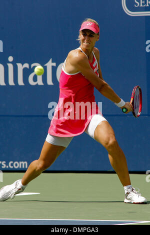 21 août 2009 - Toronto, Ontario, Canada - 21 août 2009 : la Russie Elena Dementieva a battu l'Australie's Samantha Stosur en trois sets lors de la finale de la Women's Tennis Coupe Rogers a joué au Centre Rexall, à l'Université York à Toronto, ON. (Crédit Image : © Steve Southcreek Dormer/global/ZUMApress.com) Banque D'Images
