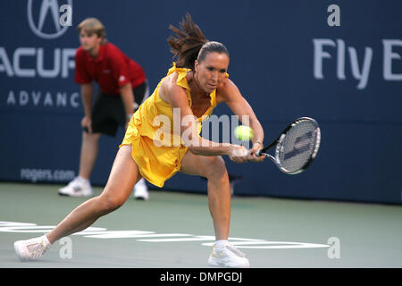 21 août 2009 - Toronto, Ontario, Canada - 21 août 2009 : la Serbie Jelena Jankovic russe Alisa Kleybanova joue dans le troisième ensemble pendant les quarts de finale de la Women's Tennis Coupe Rogers a joué au Centre Rexall, à l'Université York à Toronto, ON. (Crédit Image : © Steve Southcreek Dormer/global/ZUMApress.com) Banque D'Images
