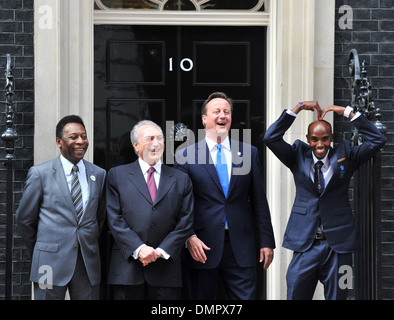 Brésilien Pelé Vice-président Michel Temer, David Cameron, et Mo Farah Course contre la faim photocall tenue à Downing Street Banque D'Images