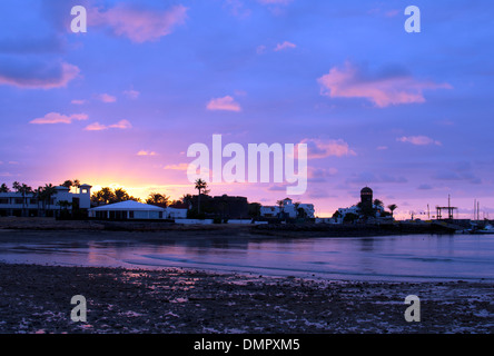 À l'aube de Caleta de Fuste, Fuerteventura, Îles Canaries, Espagne. Banque D'Images