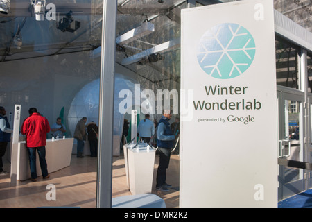 Google's Winter Wonderlab fenêtre pop-up dans Bryant Park à New York Banque D'Images