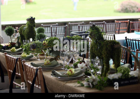 30 Août : table à la mode dans la tente VIP à l'IMOA Grand Prix au Hampton Classic, Bridgehampton, NY (crédit Image : © Anthony Gruppuso/ZUMApress.com) Southcreek/mondial Banque D'Images