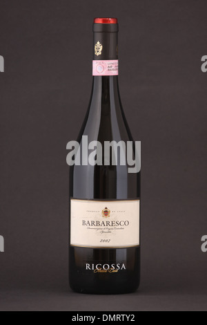 Une bouteille de vin rouge italien, le Barbaresco DOCG, 2007, Italie, Ricossa Banque D'Images
