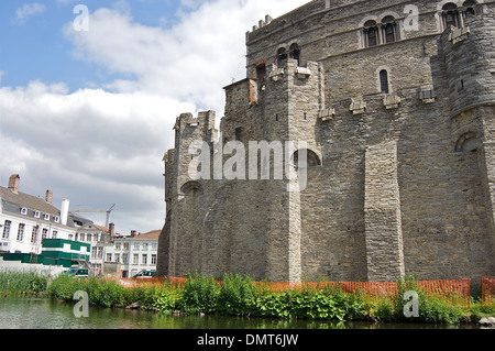 Gravensteen, le château des comtes de Flandre, construit en l'année 1180 et reconstruit plusieurs fois depuis, à Gand Banque D'Images