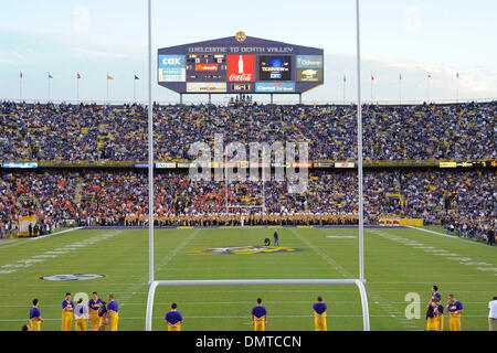 La bande LSU se prépare à prendre le terrain avant les samedi soirs SEC à l'Ouest se rencontreront entre l'Auburn Tigers et les Tigres de LSU. LSU allait gagner le match 31-10. (Crédit Image : © Stacy Revere/ZUMApress.com) Southcreek/mondial Banque D'Images