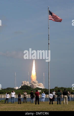 La NASA a lancé la fusée Ares 1-X à partir de la plateforme de lancement 39B au Centre spatial Kennedy. (Crédit Image : © Don Montague/ZUMApress.com) Southcreek/mondial Banque D'Images