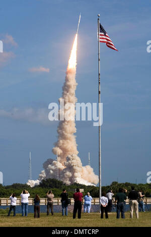 La NASA a lancé la fusée Ares 1-X à partir de la plateforme de lancement 39B au Centre spatial Kennedy. (Crédit Image : © Don Montague/ZUMApress.com) Southcreek/mondial Banque D'Images