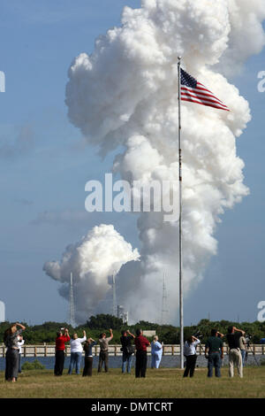 La NASA a lancé la fusée Ares 1-X à partir de la plateforme de lancement 39B au Centre spatial Kennedy. (Crédit Image : © Don Montague/ZUMApress.com) Southcreek/mondial Banque D'Images