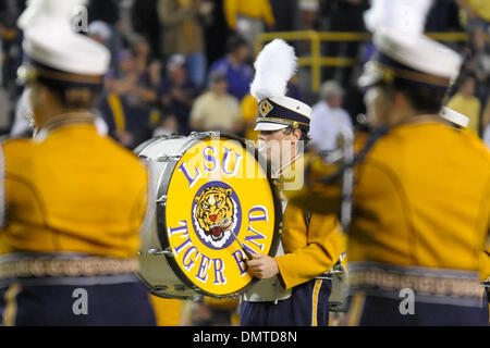 La fanfare de la LSU effectue avant le match entre l'état de Louisiana Tech rivaux et le # 8 Bulldogs classé LSU Tigers joué au Tiger Stadium de Baton Rouge, Louisiane. LSU allait gagner 24-16. (Crédit Image : © Stacy Revere/ZUMApress.com) Southcreek/mondial Banque D'Images