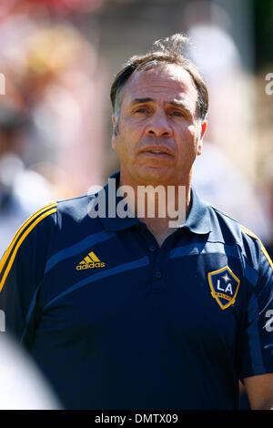 L'ENTRAÎNEUR-CHEF DE LA Galaxy Bruce Arena. Le Dynamo de Houston et le LA Galaxy égaliser le match 0-0 au Robertson Stadium. (Crédit Image : © Anthony Vasser/ZUMApress.com) Southcreek/mondial Banque D'Images