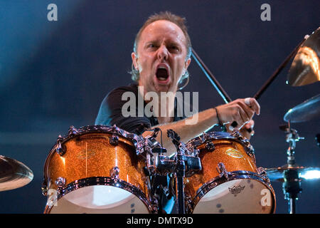 15 Octobre 2009 : le batteur de Metallica Lars Ulrich exécute sur scène lors de l'énorme Metallica ''World Magnetic Tour'' arrêt à Cleveland au Quicken Loans Arena..Crédit obligatoire : Frank Jansky / Southcreek Global (Image Crédit : © Frank Jansky/global/ZUMApress.com) Southcreek Banque D'Images