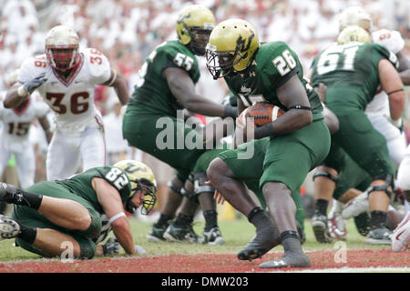 26 septembre 2009 - Tallahassee, Floride, États-Unis - 26 septembre 2009 : le sud de la Floride d'utiliser de nouveau Mike Ford (26) réduit dans l'endzone au cours du deuxième trimestre. L'Université de Floride du Sud Bulls a gagné 17-7 dans ce match à midi Doak S. Campbell Stadium à Tallahassee, FL. (Crédit Image : © Global/ZUMApress.com) Southcreek Banque D'Images