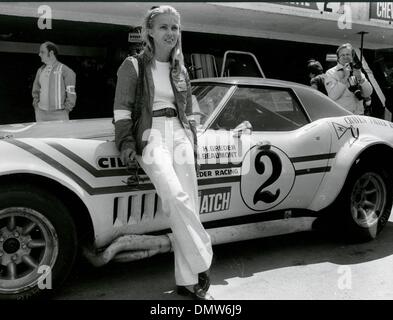 Déc 14, 1971 ; Paris, France ; Champion pilote automobile français MARIE CLAUDE BEAUMONT. (Crédit Image : © Keystone Photos USA) Banque D'Images