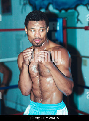 Jul 11, 2001 ; Big Bear Lake, Californie, USA ; ! SUGAR SHANE MOSLEY boxer donne @ le Big Bear Camp d'entraînement de boxe. Crédit obligatoire : Photo par Mary Ann Owen/ZUMA Press. (©) Copyright 2001 by Mary Ann Owen Banque D'Images