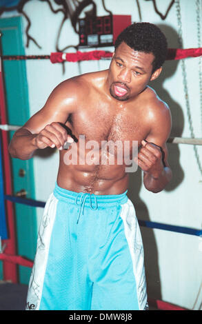 Jul 11, 2001 ; Big Bear Lake, Californie, USA ; ! SUGAR SHANE MOSLEY boxer donne @ le Big Bear Camp d'entraînement de boxe. Crédit obligatoire : Photo par Mary Ann Owen/ZUMA Press. (©) Copyright 2001 by Mary Ann Owen Banque D'Images