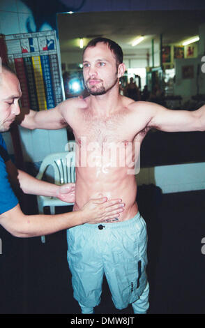 Jul 11, 2001 ; Big Bear Lake, Californie, USA ; ! Boxeur Champion OS formation ADAMS @ le Big Bear de sport au cours de l'entraînement camp. Crédit obligatoire : Photo par Mary Ann Owen/ZUMA Press. (©) Copyright 2001 by Mary Ann Owen Banque D'Images