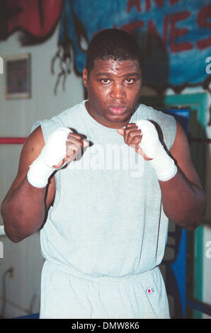 Jul 11, 2001 ; Big Bear Lake, Californie, USA ; ! L'ARGILE Boxer-BEY @ Big Bear pendant le camp d'entraînement de boxe de fitness. Crédit obligatoire : Photo par Mary Ann Owen/ZUMA Press. (©) Copyright 2001 by Mary Ann Owen Banque D'Images