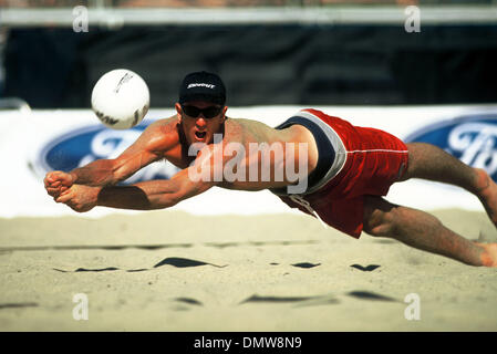 Aug 17, 2001 ; Santa Barbara, CA, USA ; CANYON CEMAN au beach-volley professionnel AVP - Santa Barbara, CA - 2001. Banque D'Images