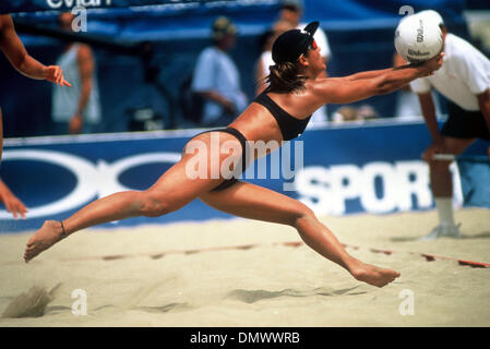 25 juil., 2001 ; Oceanside, CA, USA ; LIZ MASAKAYAN à l'AVP de beach-volley professionnel - Oceanside, CA - 2001. Banque D'Images