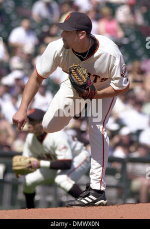 Mar 31, 2002 ; San Francisco, CA, USA ; le lanceur partant des Giants de San Francisco Jay Witasick dans la 1ère manche de leur jeu avec les White Sox de Chicago Dimanche 31 Mars 2002.Les Géants a renoncé à 4 s'exécute dans le 1er et perdu le match 5-2. Banque D'Images