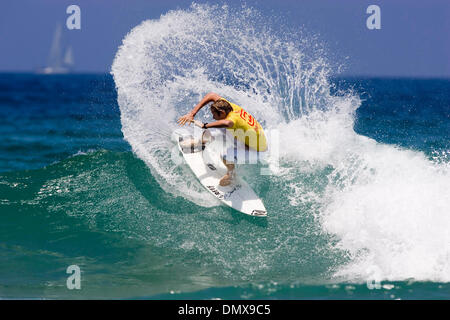 Jan 01, 2006 ; Narrabeen, NSW, Australie, l'Australian LAURIE TOWNER (Angourie, NSW) est devenu le deuxième australien à l'avance directement à trois rondes de le Billabong World Junior Championships ayant lieu à North Narrabeen, NSW, Australie aujourd'hui. Tommy OÕBrien américaine n'a pas réussi à montrer pour sa première ronde de la chaleur et de Towner, un ÔtriallistÕ yesterdayÕs dans VZ cliniques, ont pleinement profité de la Banque D'Images