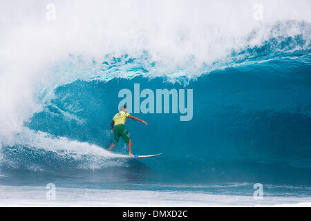 Feb 07, 2006 ; Pipeline, Oahu, Hawaii, USA ; FRED PATACCHIA (Oahu) (ci-contre) était le haut placé dans l'hawaiien Monster Energy Pro quand il a navigué à la deuxième place dans la dernière tenue à la de Banzai pipeline sur la côte nord d'Oahu. Rob Machado californien capturé le titre avec Hawaiian Ian Walsh (Maui) en troisième et péruvien Gabriel Villaran en quatrième place. Le Monster Energy Pipel n Banque D'Images