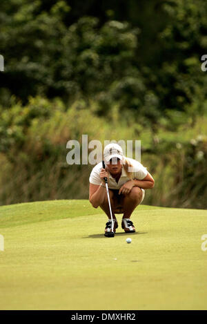 18 févr., 2006 ; Kahuku, HI, USA ; la troisième et dernière journée où Morgan Pressel fait concurrence au SBS Open at Turtle Bay Resort, qui a eu lieu sur la Côte-Nord à Kahuku, Hawaii. Ici, elle fait des études de la pièce en T sur le 10e trou. Crédit obligatoire : Photo par Libby Volgyes/Palm Beach Post/ZUMA Press. (©) Copyright 2006 par Palm Beach Post Banque D'Images