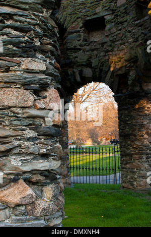 Connu sous le nom de la Tour Ronde, Touro Tower, Tour de pierre de Newport et Vieux moulin en pierre, cet édifice demeure mystère NEWPORT RI Banque D'Images