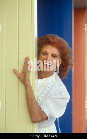 Pat Phoenix, actrice de Coronation Street qui jouait Elsie Tanner. Elle fait une 'saison estivale' à Bournmouth, en Angleterre. Fin des années 1980 ou début des années 1990 HOMER SYKES Banque D'Images