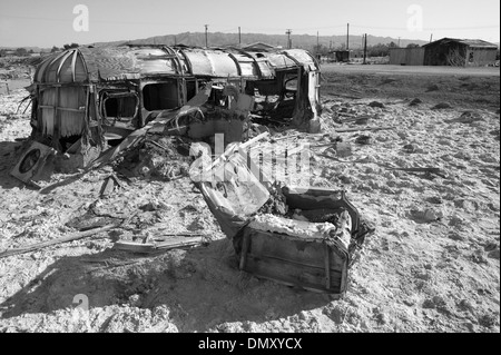 Abandonné, inondé maison mobile près le lac Salton en Californie, USA Banque D'Images