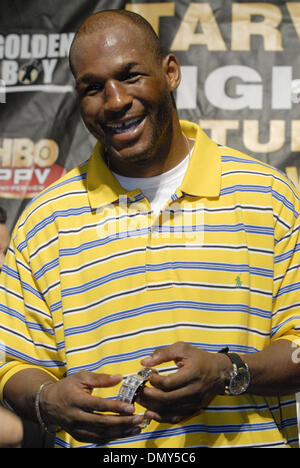 Jun 10, 2006 ; Atlantic City, NJ, USA ; Boxe : BERNARD HOPKINS bat Antonio Tarver à sa lumière heavyweight bout à l'Boragata Casino. Crédit obligatoire : Photo par Rob DeLorenzo/ZUMA Press. (©) Copyright 2006 par Rob DeLorenzo Banque D'Images