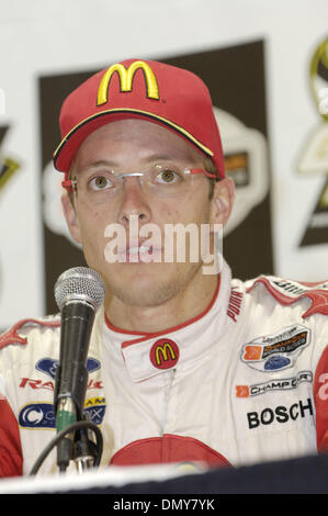 Juil 30, 2006 ; San Jose, CA, USA ; vainqueur Sébastien Bourdais après la 2006 San Jose Grand Prix des voitures sur un champ 2.3km, 7-tour street circuit. Crédit obligatoire : Photo par Jérôme Brunet/ZUMA Press. (©) Copyright 2006 by Jerome Brunet Banque D'Images