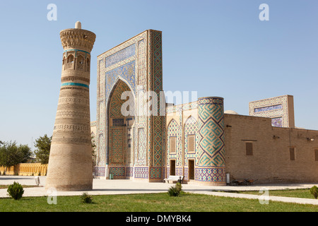 Ulugh Beg Madrasah et Minaret au Memorial de complexe Al Gijduvani, Gijduvan, près de Boukhara, Ouzbékistan Banque D'Images