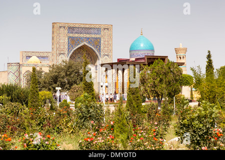 Ulugh Beg Madrasah et Al Gijduvani Memorial, le complexe mémorial de Al Gijduvani, Gijduvan, près de Boukhara, Ouzbékistan Banque D'Images