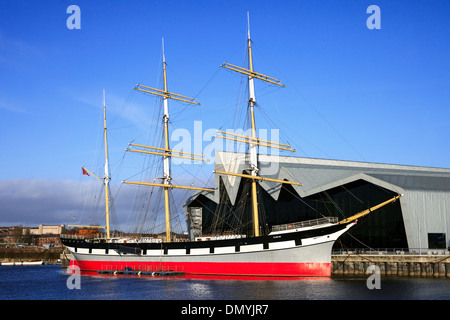 3 coque acier mât Glenlee voilier cargo, Clyde construite en 1896, maintenant accosté au Riverside Museum, Glasgow, Ecosse, Royaume-Uni Banque D'Images