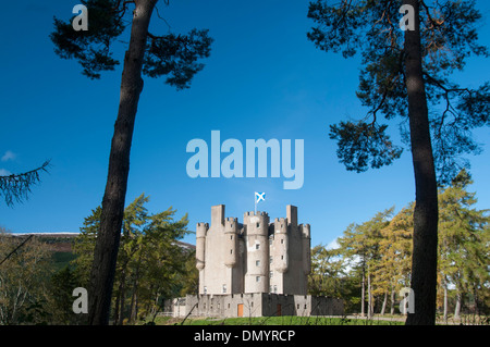 Braemar castle en automne Banque D'Images